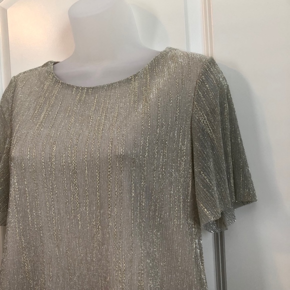 **HP** NWT! Vero Moda Metallic Overlay Top - Picture 8 of 8
